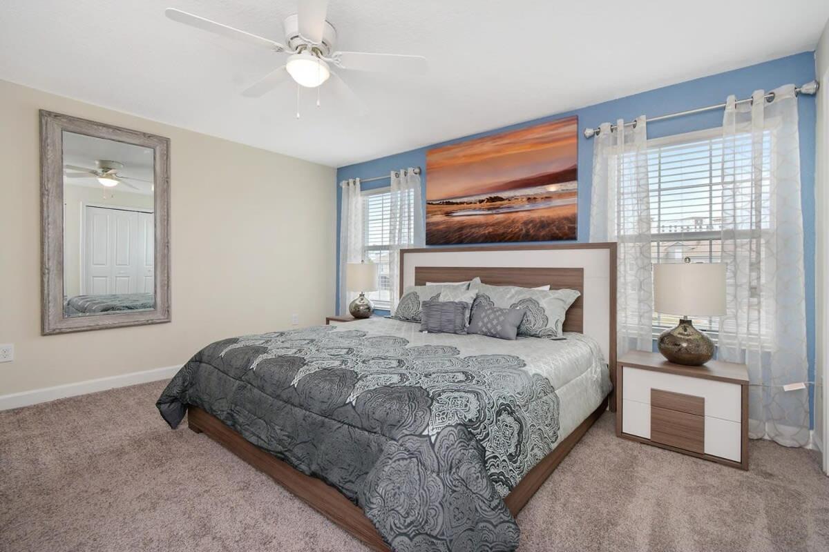 Four Bedrooms Close To W Pool 4898